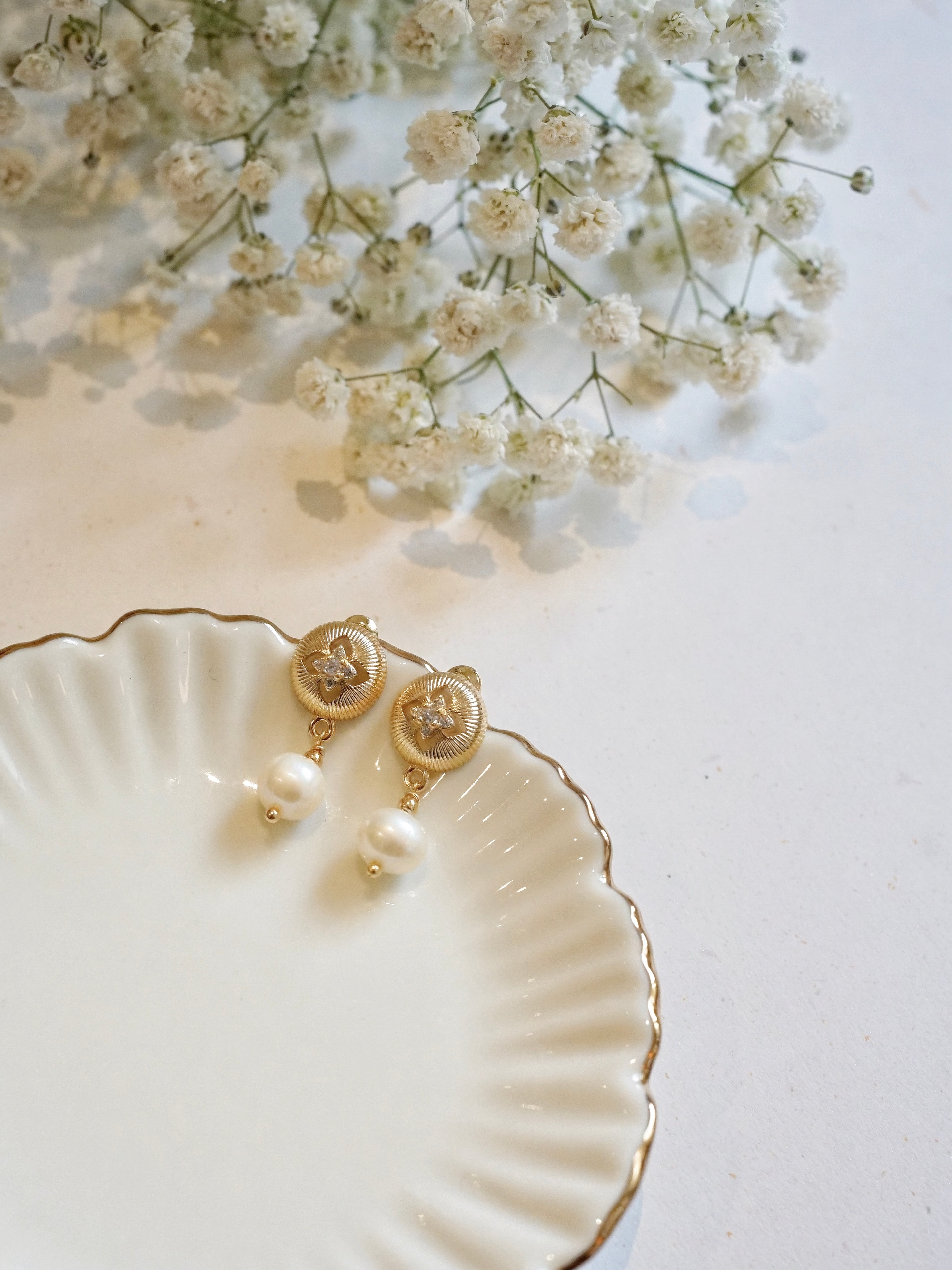 Gold-plated Vintage Style Cross Flower Pearl Earrings